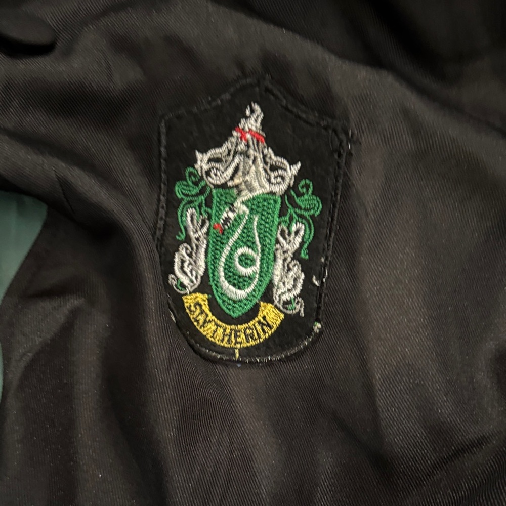 Harry Potter Slytherin Cape and Sweater Vest - Picture 6 of 11